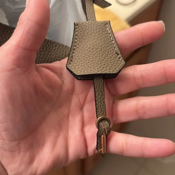 Soft leather bucket bag; NWOT - Picture 11 of 12